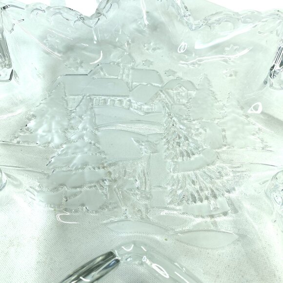 Mikasa 12" Glass Star Bowl Snowy Cottage Winter Scene Christmas - Picture 2 of 5